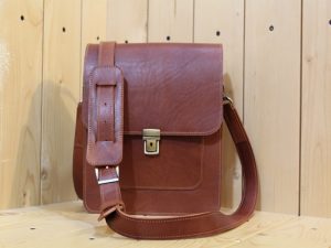 کیف اسپرت دوشی مدل برانوش