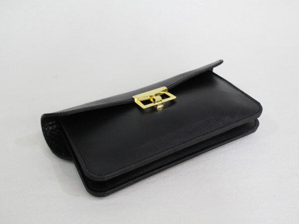 کیف-پول-زنانه-چرم-مشکی کیف-پول-زنانه-چرم-مشکی