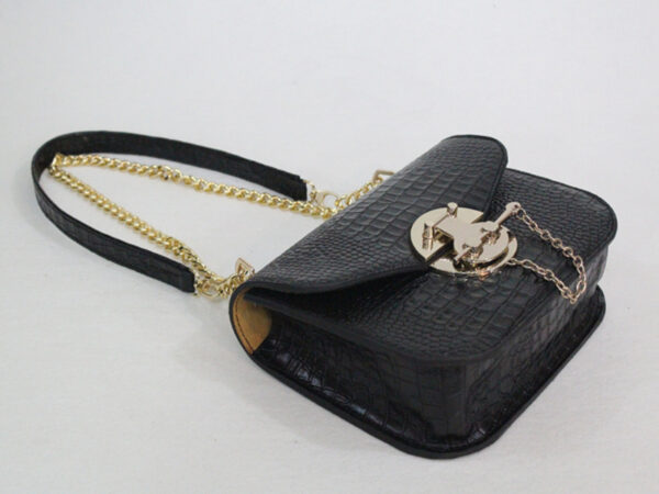 کیف-روی-دوشی-زنانه