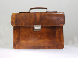 کیف اداری چرمی بهتاش