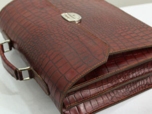 کیف دیپلمات لوکس زرشکی