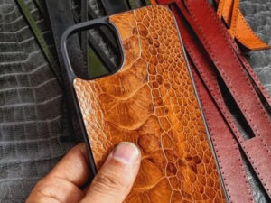 تولید قاب موبایل چرمی