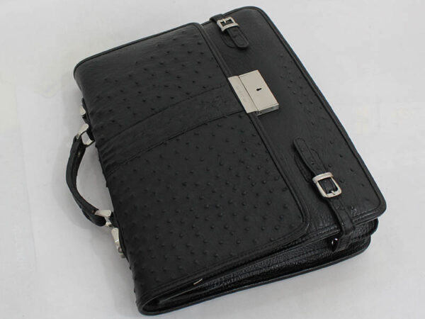 کیف تولید شده با چرم