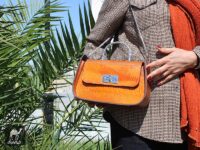 کیف روی زنانه متوسط