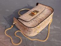 کیف چرم رنگ طلایی