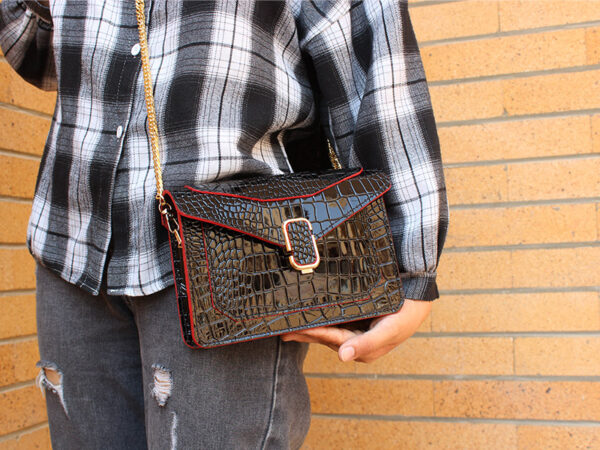 کیف زنانه براق ورنی